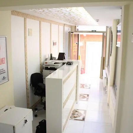 Yali Hotel *