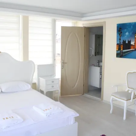 Yali Hotel *