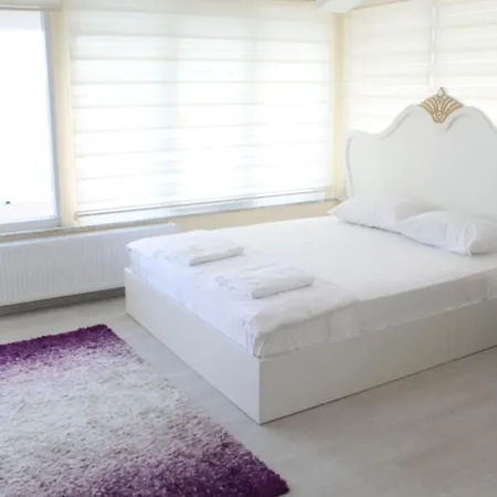Yali Hotel *