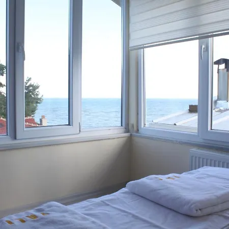 Hotel Yali *