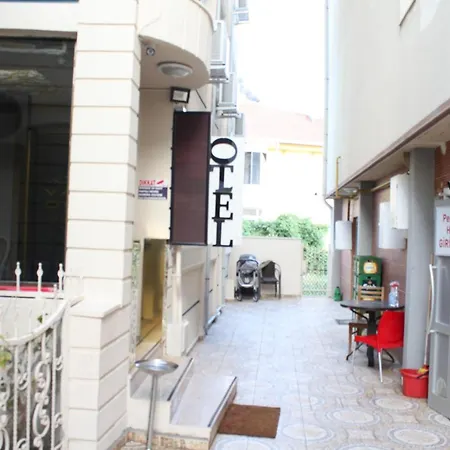 Yali Hotel *